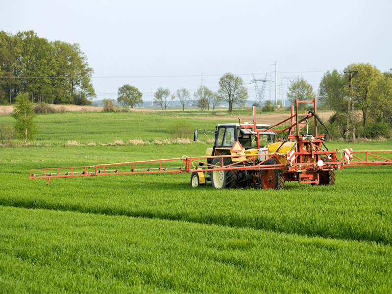 Traktor sprøyter